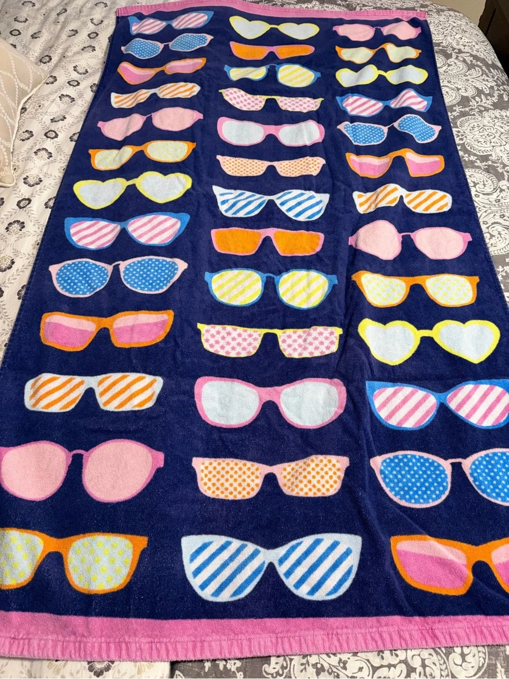 Sunglasses Pattern Beach Towel - Navy Pink Yellow